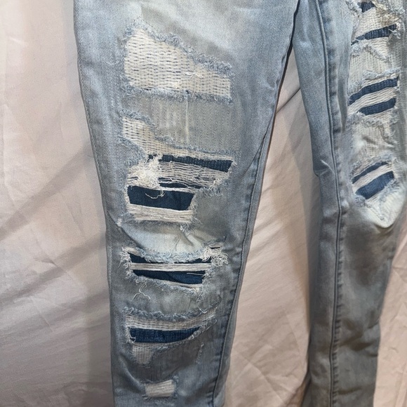 American Eagle Outfitters Light Blue Distressed Jeans - Picture 7 of 7